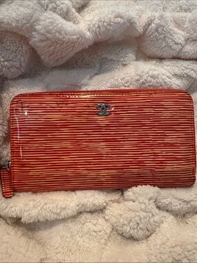 CHANEL Red and Beige Patent Zip-Around Wallet